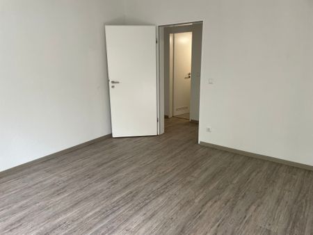 Modernisierte 2-Zi.-Wohnung in der Oberhausener Stadtmitte! - Photo 5