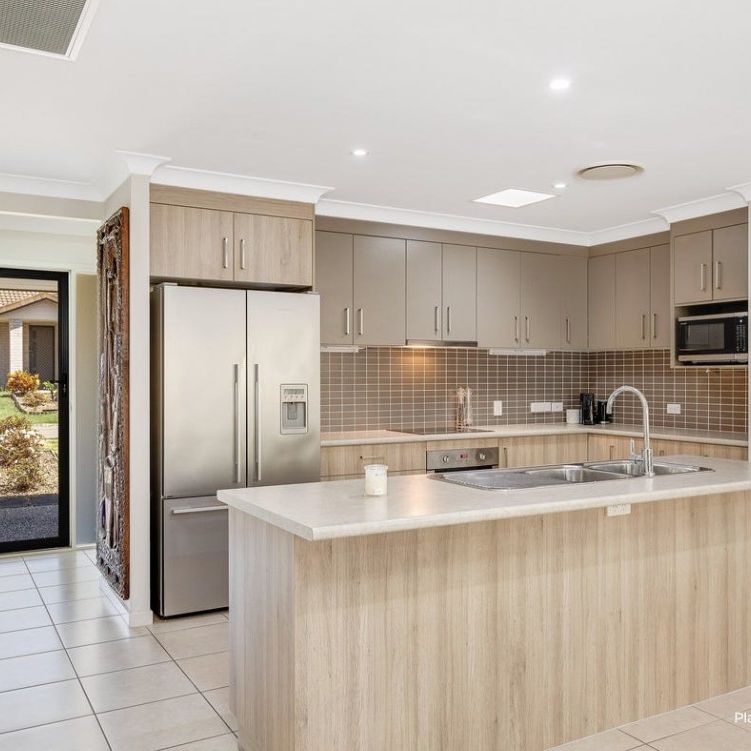 1/9 Pistachio Court, Birkdale QLD 4159 - Villa For Rent - $795 | Domain - Photo 1