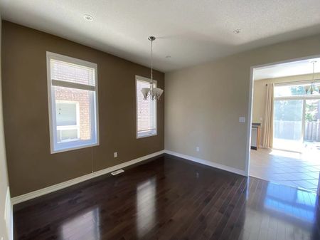 For Lease - 2329 Blue Oak Circle, Oakville, Ontario - Photo 4