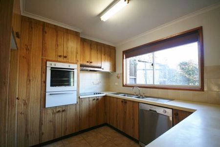 Charming Family Home in Karabar - Photo 3