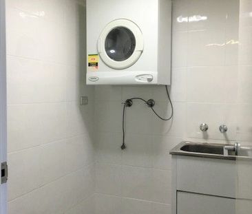 Modern Apartment in the Heart of Chatswood - Photo 6