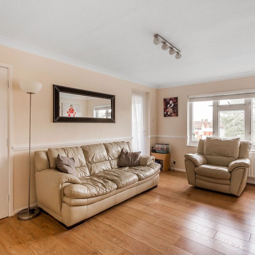 Stonecot Hill, Sutton, SM3 - Photo 1