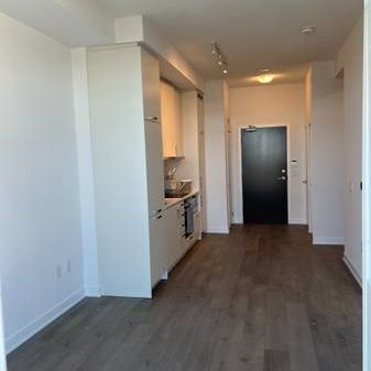 1 bedroom + big den condo; parking available (walk to subway) - Photo 4