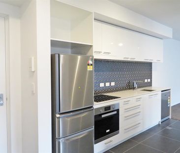 THE FIREMAN'S APARTMENTS - PETONE - Photo 6