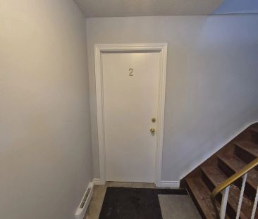 184 Simcoe Street #2 - Photo 3