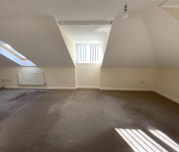 2 bedroom penthouse to rent - Photo 2