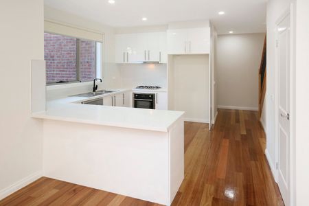 6/103-105 St Vigeons Road, Reservoir VIC 3073 - Photo 2