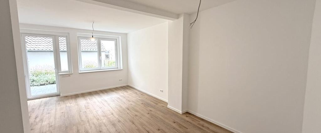 Erstbezug nach aufwendiger Sanierung – Wohnen mit Terrasse - Foto 1