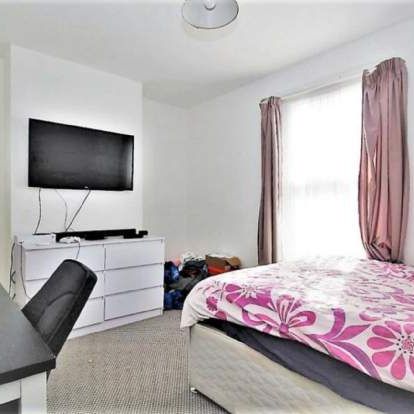 3 bedroom property to rent in Reading - Photo 1