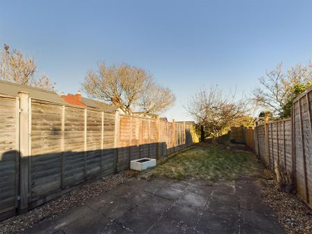 2 bedroom terraced house to rent - Photo 4