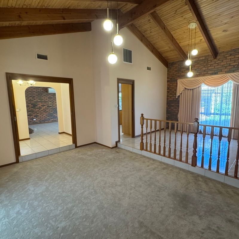 3 BEDROOM HOME + STUDY! - Photo 1