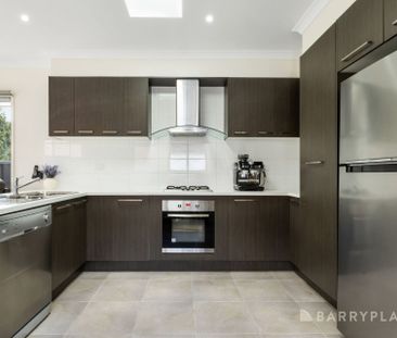 Spacious, Stylish & Low-Maintenance Living - Photo 5