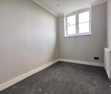 3 bed house to rent in Sparrows Herne, Bushey Heath, WD23 - Photo 4