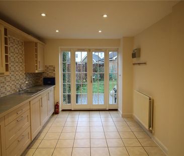 6 bedroom link detached house to rent - Photo 1