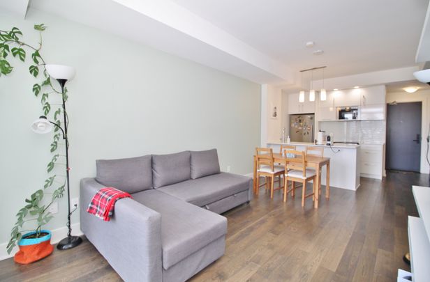 255 Bay St - Photo 1