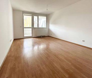 Mitten im 8. Bezirk | 5.OG | 2 Zimmer | 8m² Balkon | ab sofort - Photo 3
