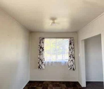 Move-In Ready on Balmoral Drive! - Photo 3