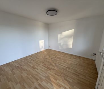 Location Appartement 2 pièces 43m² - Photo 3