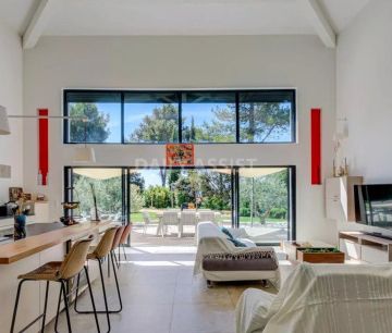 Villa • Saint-Marc-Jaumegarde - Photo 2