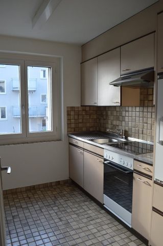 Grosszügige 4- Zimmerwohnung in Zürich-Oerlikon - Foto 2