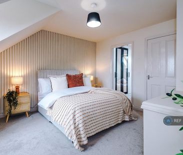 4 bedroom semi-detached house to rent - Photo 4