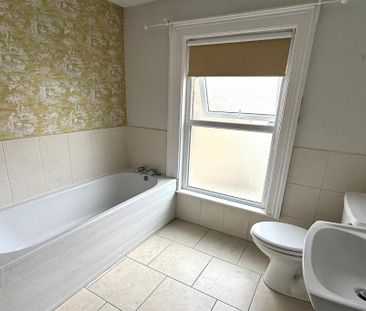 66 Downshire Road, Holywood, BT18 9LY - Photo 6