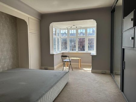 3 bedroom flat to rent - Photo 2