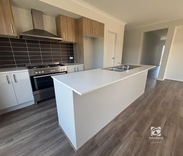 BRAND NEW - LOW MAINTENANCE - Photo 4