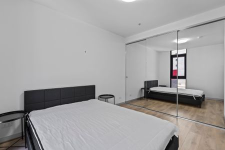 Spacious Southbank Apartment In Perfect Location - Photo 3
