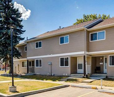 Hartford County Townhomes | 14 Horner Rd NW, Edmonton - Photo 1