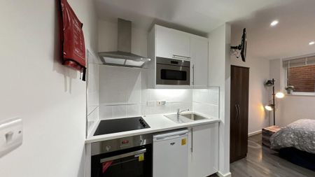 Studio to rent - Photo 3