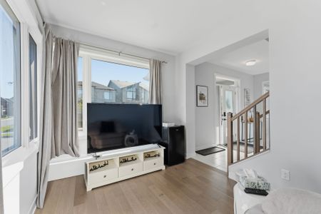 For Lease - 660 Fenwick Way, Barrhaven, Ontario - Photo 5