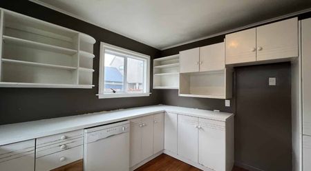 St. Albans - Photo 2