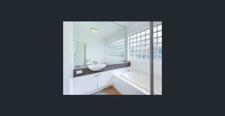 Bright Family Home in Glengowrie - Photo 5