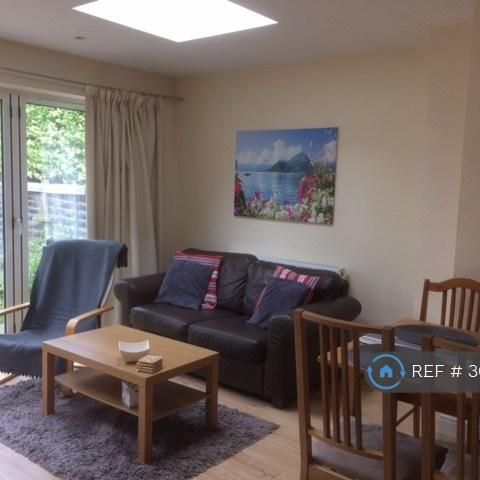 3 bedroom terraced house to rent - Photo 1