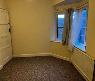 4 Bed Semi-Detached House, Highfield Lane, SO17 - Photo 4