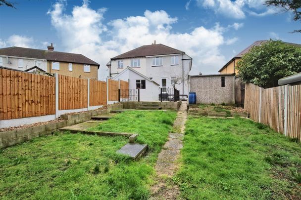 3 bedroom Semi-Detached House to let - Photo 1