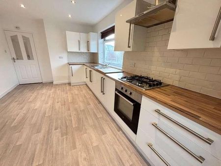 Lynmouth Close, Radcliffe, Manchester, M26 - Photo 2