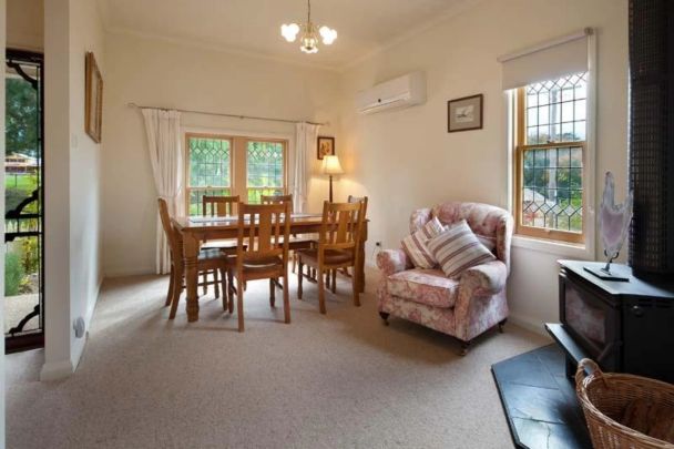 Miss Pym's Cottage in central Maldon Offered Furnished - Photo 1