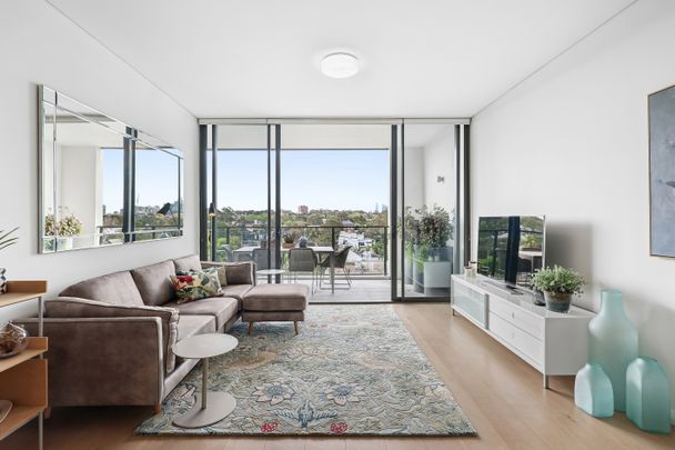 The height of urban glamour in the landmark Erko - Photo 1