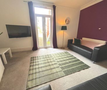 5 Bed End Terrace, St. Denys Road, SO17 - Photo 5