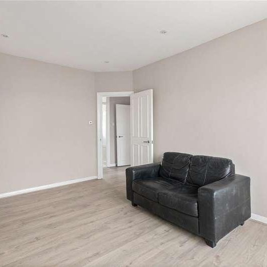 Carlingford Gardens, London, CR4 - Photo 1