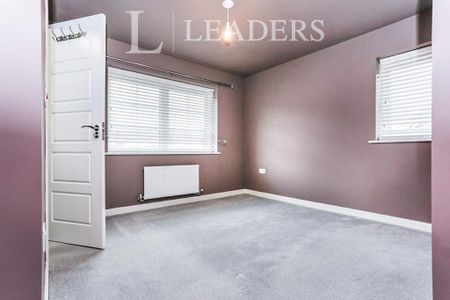 3 bedroom detached house to rent - Photo 2