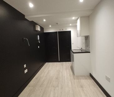 Studio Flat, Whittlesea Road, HA3 - Photo 4