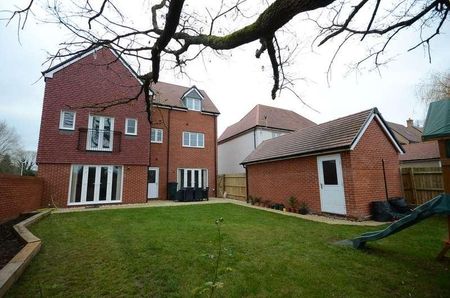 Westcroft Close, Earley, RG6 - Photo 4