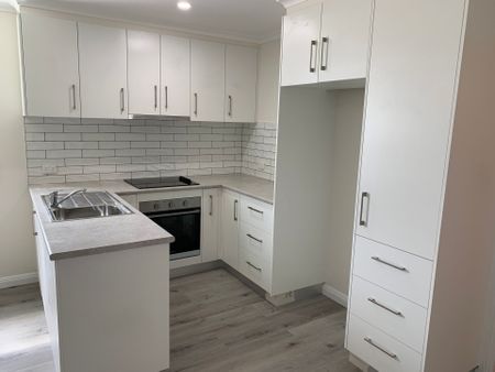 Low Maintenance Unit - Photo 2