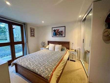 2 bedroom barn conversion to rent - Photo 2