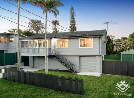 Timber Floored Three Bedroom House In Quiet Street - Photo 3