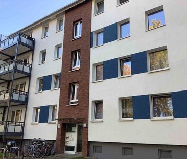 Schicke 2-Zimmer-Wohnung mit Balkon - Foto 1