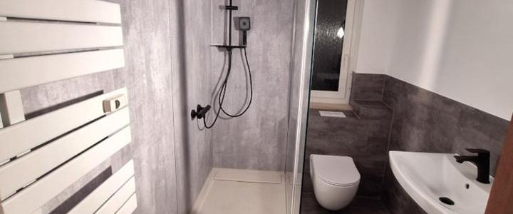 Helle-Moderne 3-Raum-Wohnung in Zwickau – frisch modernisiert - Foto 1